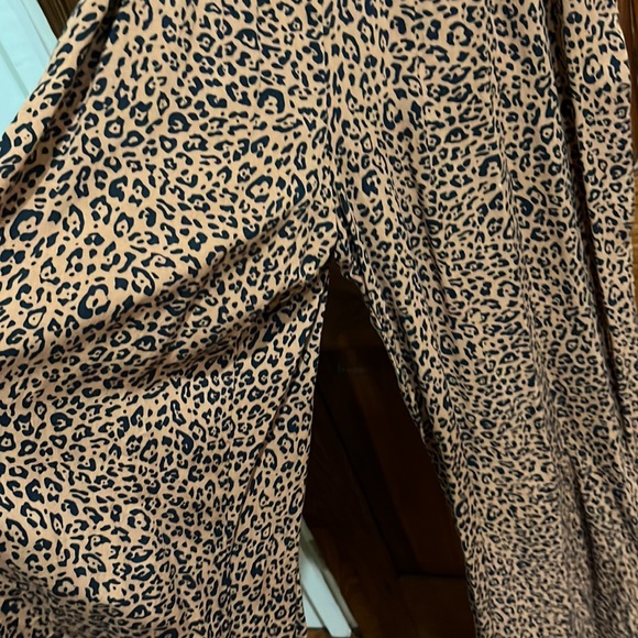 H&M Leopard Ankle/Cropped Jumper still has lots life left good condition - Picture 2 of 4